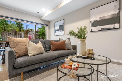 Property photo of 2/15 Faraday Road Croydon South VIC 3136