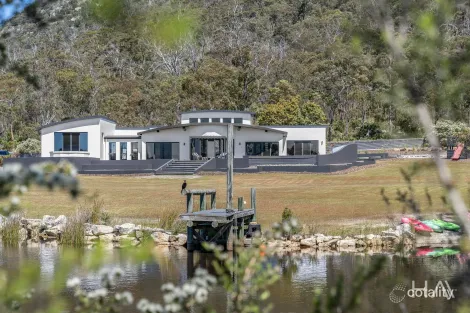 Property photo of 357 Harveys Farm Road Bicheno TAS 7215