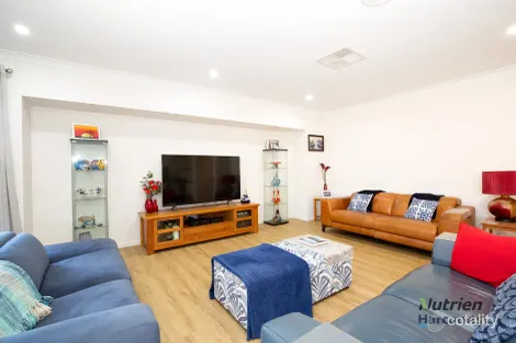 Property photo of 2 Roycroft Way Yea VIC 3717
