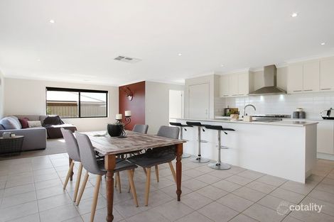 Property photo of 2 Ruthven Circuit Wodonga VIC 3690