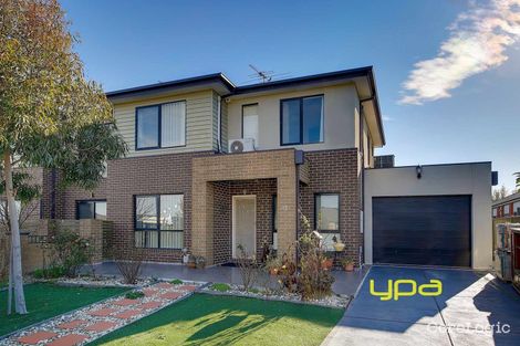 Property photo of 12 Aura Way Craigieburn VIC 3064