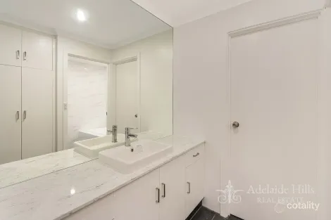 Property photo of 12 Allen Avenue Mount Barker SA 5251