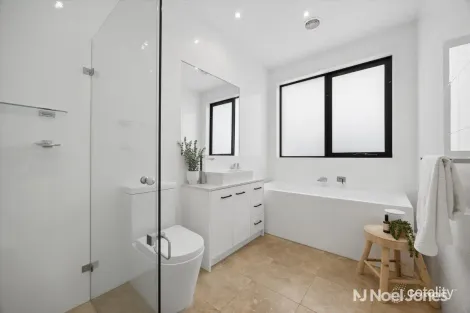 Property photo of 58A Kimberley Drive Chirnside Park VIC 3116