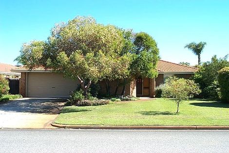 20 Wheatstone Dr, Morley, WA 6062