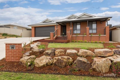 Property photo of 19 Maitland Drive Estella NSW 2650