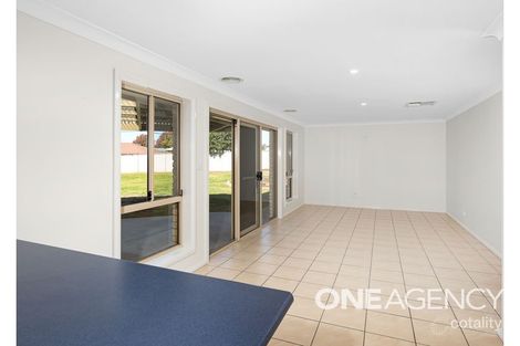 Property photo of 2 Cowan Place Lloyd NSW 2650