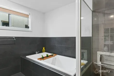 Property photo of 11 Salier Crescent Mount Stuart TAS 7000