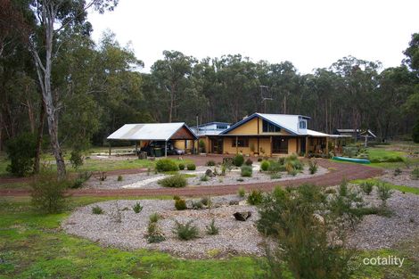 560 Wilsons Rd, Haddon, VIC 3351