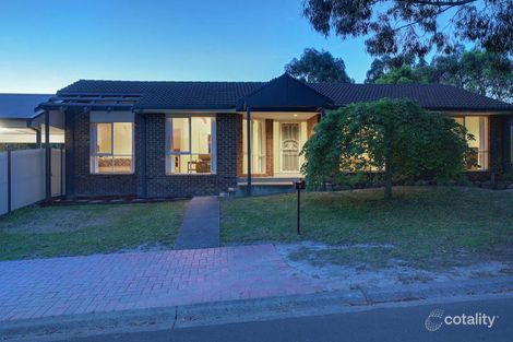 9 Azarow Cct, Croydon South, VIC 3136