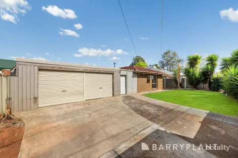 Property photo of 5 Stewart Crescent Rockbank VIC 3335