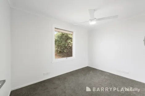 Property photo of 5 Stewart Crescent Rockbank VIC 3335
