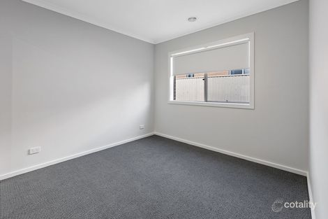 Property photo of 2 Lyric Court Canadian VIC 3350