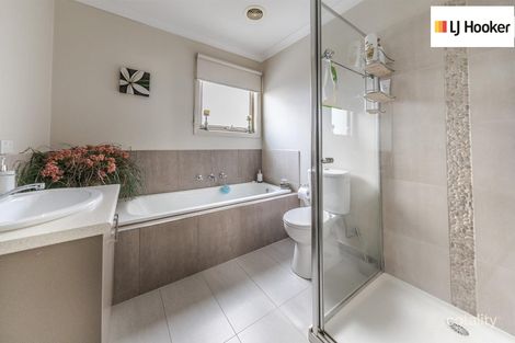 Property photo of 2/31 Kayla Way Kurunjang VIC 3337