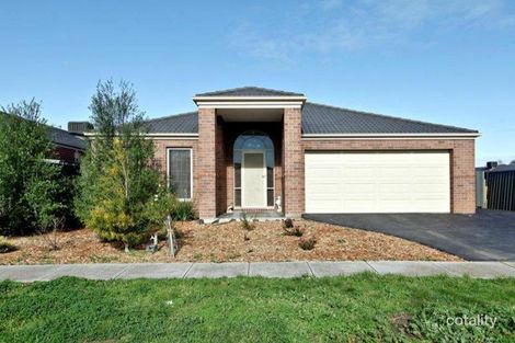 Property photo of 33 Hindmarsh Drive Manor Lakes VIC 3024
