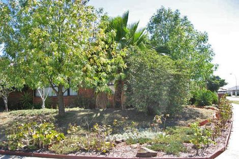 2 Pacific Pl, Taylors Lakes, VIC 3038