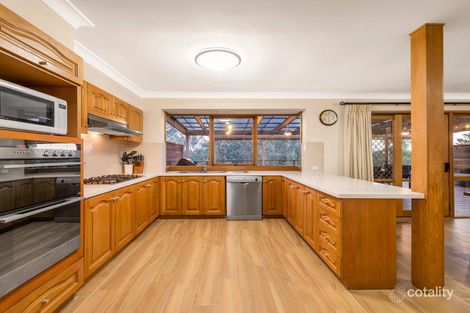 Property photo of 13 Maroong Drive Research VIC 3095