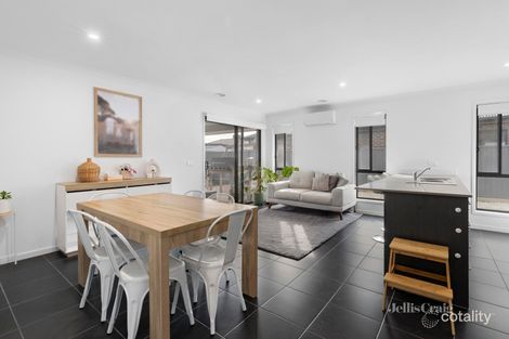 Property photo of 12 Obrien Drive Alfredton VIC 3350