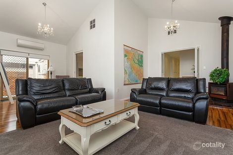 Property photo of 8 Bremen Court Keilor Downs VIC 3038