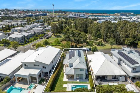 14 Shallows Dr, Shell Cove, NSW 2529