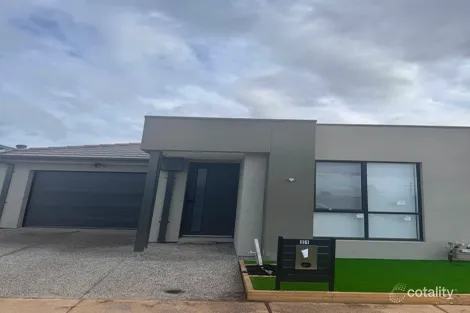 21 Garner Gr, Rockbank, VIC 3335