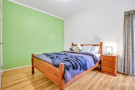 Property photo of 14 Aldercress Close Craigieburn VIC 3064