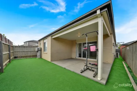 Property photo of 22 Allunga Way Werribee VIC 3030
