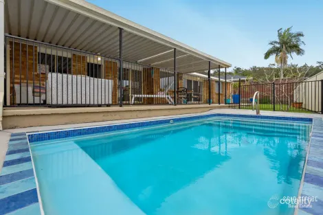 Property photo of 4 Loxton Court Helensvale QLD 4212