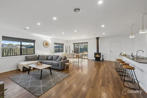 Property photo of 13 Charters Way Huntly VIC 3551