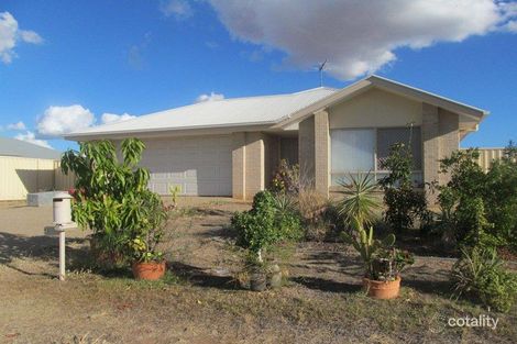 11 Scenic Dr, Emerald, QLD 4720
