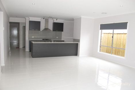 Property photo of 38 Woollahra Parade Taylors Hill VIC 3037