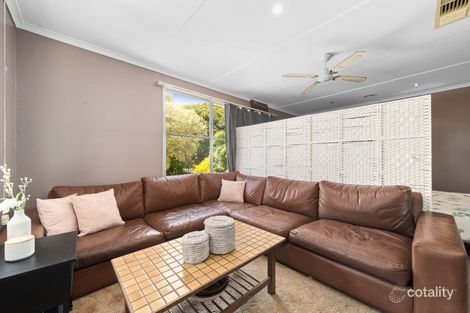 Property photo of 35 Laurina Crescent Frankston North VIC 3200