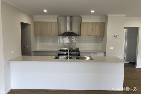 Property photo of 3 Ranfurly Crescent Kialla VIC 3631