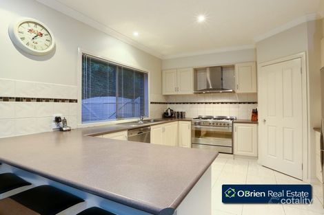 Property photo of 13 Grayden Drive Berwick VIC 3806