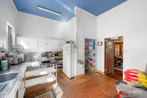 Property photo of 53 Flinders Parade Gladstone Central QLD 4680