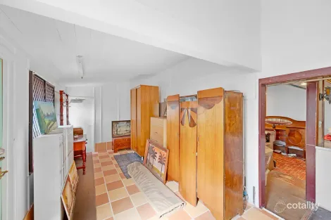 Property photo of 53 Flinders Parade Gladstone Central QLD 4680