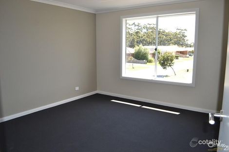 Property photo of 3/33 Wakenshaw Crescent Pakenham VIC 3810