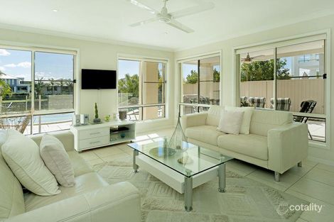 Property photo of 47 Coomera Court Helensvale QLD 4212