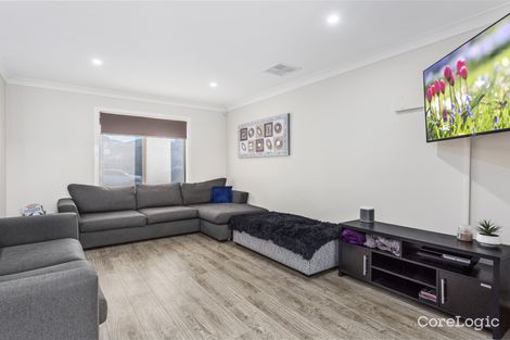 Property photo of 8 Passiflora Avenue Denham Court NSW 2565