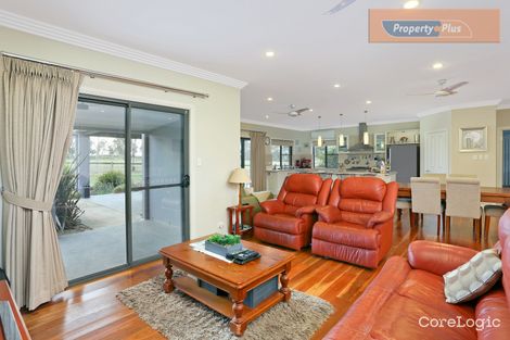 Property photo of 1 Portrush Crescent Luddenham NSW 2745