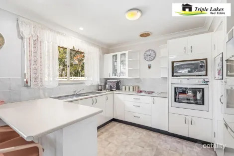 Property photo of 97 Yeramba Road Summerland Point NSW 2259