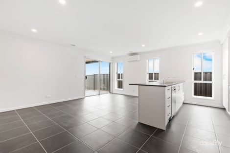 Property photo of 53 Mary Drive Alfredton VIC 3350