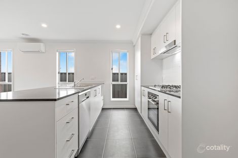 Property photo of 53 Mary Drive Alfredton VIC 3350