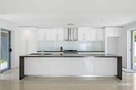 Property photo of 112 Savoy Drive Broadbeach Waters QLD 4218
