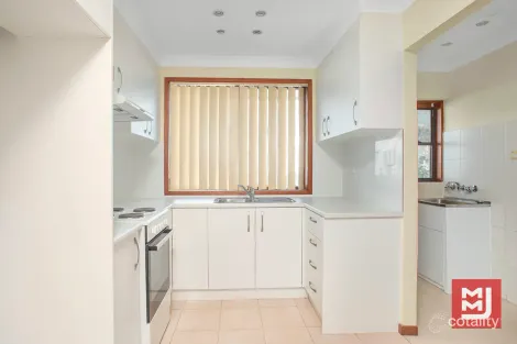 Property photo of 2/25-27 Pioneer Road Bellambi NSW 2518