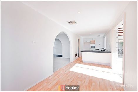 Property photo of 31 Cumpston Place Macgregor ACT 2615