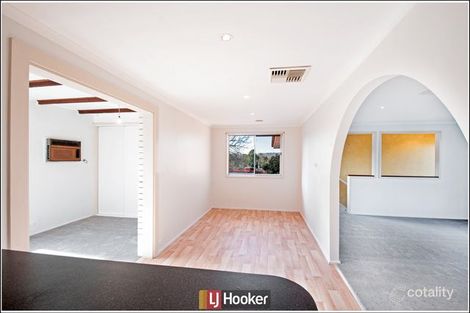 Property photo of 31 Cumpston Place Macgregor ACT 2615
