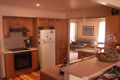 Property photo of 2 Perrumba Place Bradbury NSW 2560