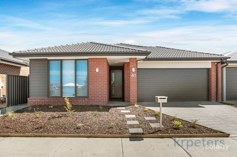 Property photo of 41 Zermatt Loop Pakenham VIC 3810