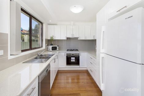 Property photo of 16 Fromholz Crescent Avondale NSW 2530
