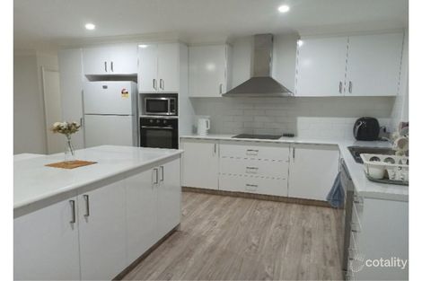 240 Gatton Esk Rd, Lake Clarendon, QLD 4343